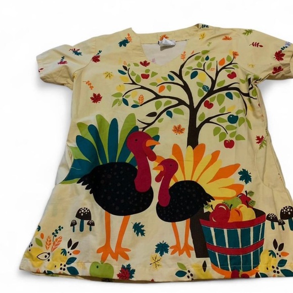 UA Scrubs Colorful Turkey Print Top - Picture 1 of 8